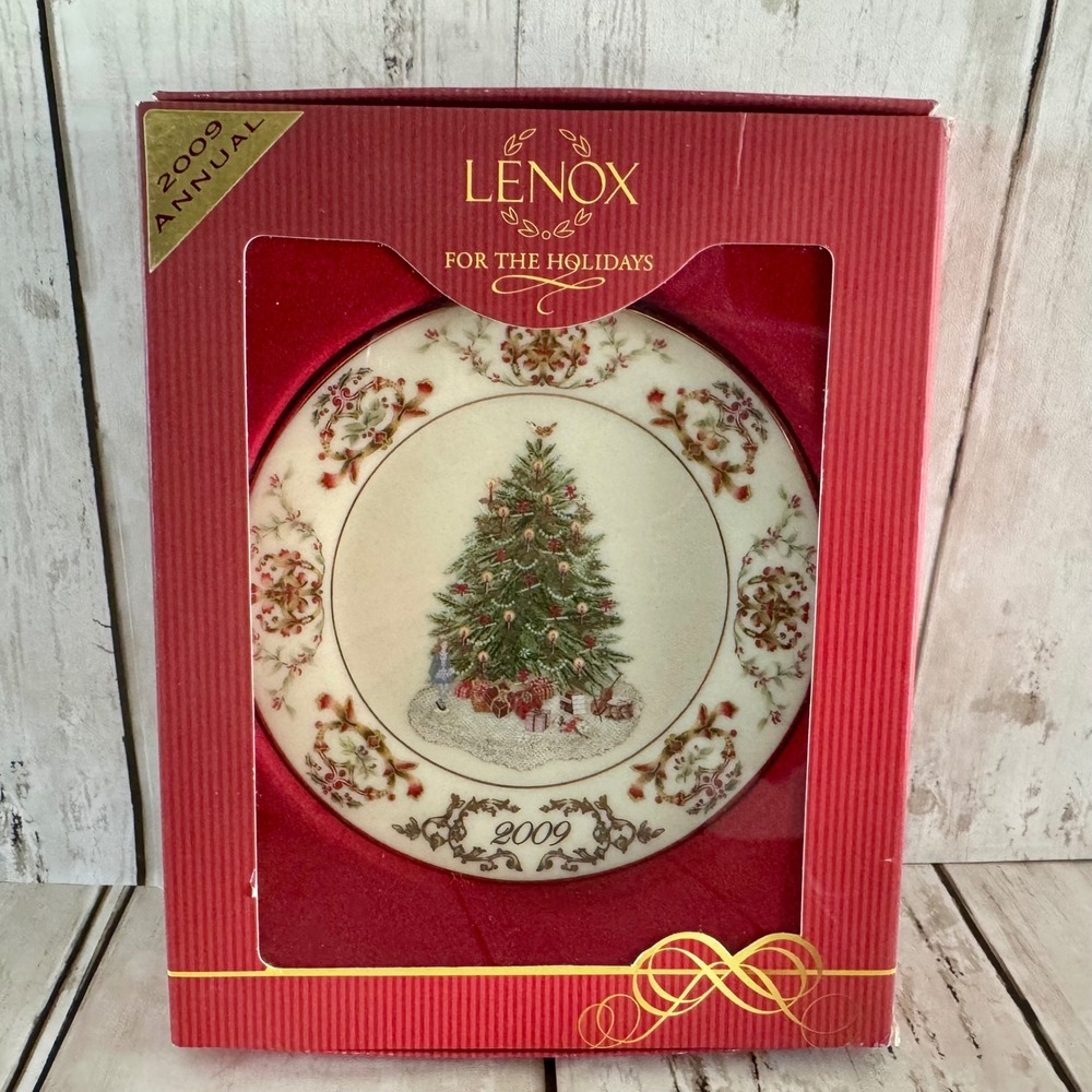 NIB 2009 Lenox Trees Around the World Ireland Annual Christmas Ornament 799718